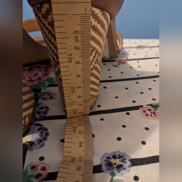 Shoes - Picture 4 of 5